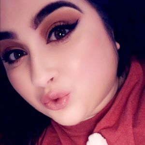 Meet your Posher, Brooke